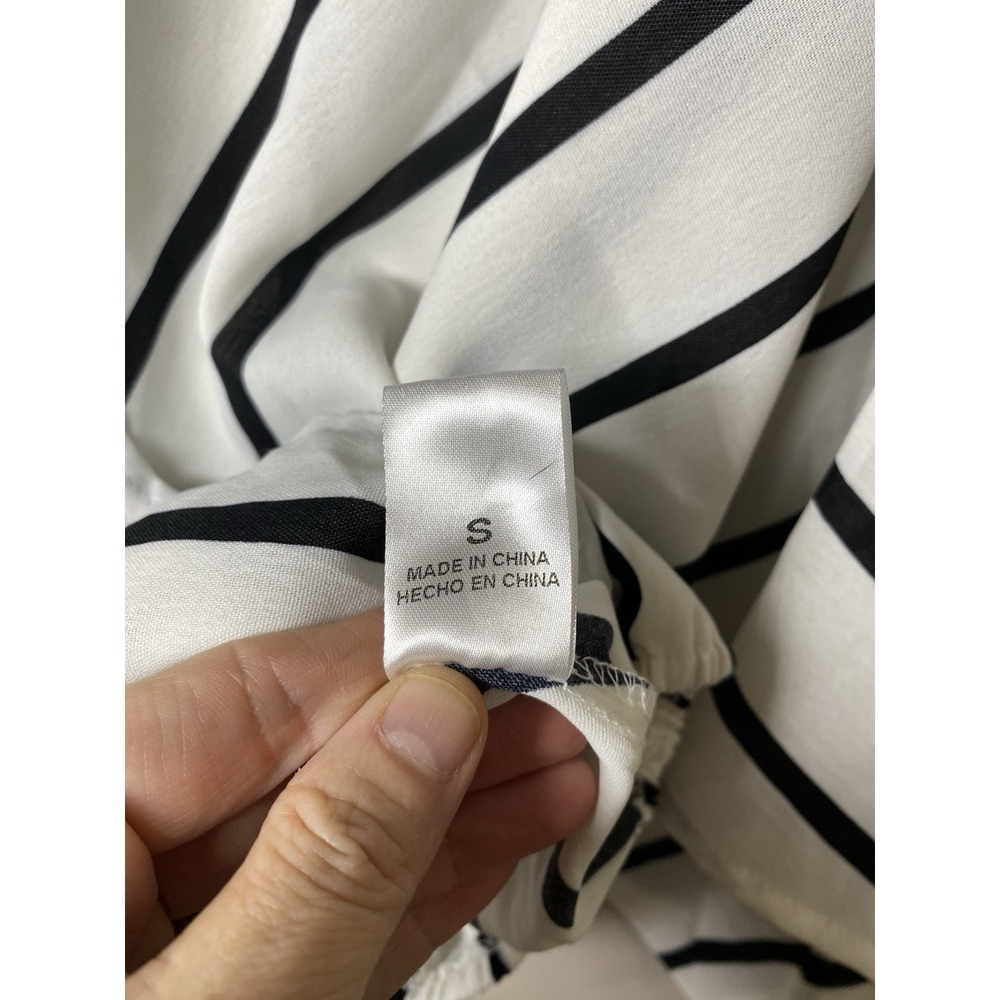 Savanna Jane Top Womens SMALL Black White Striped‎ Oversized Dolman Sleeve Crop - Picture 5 of 5